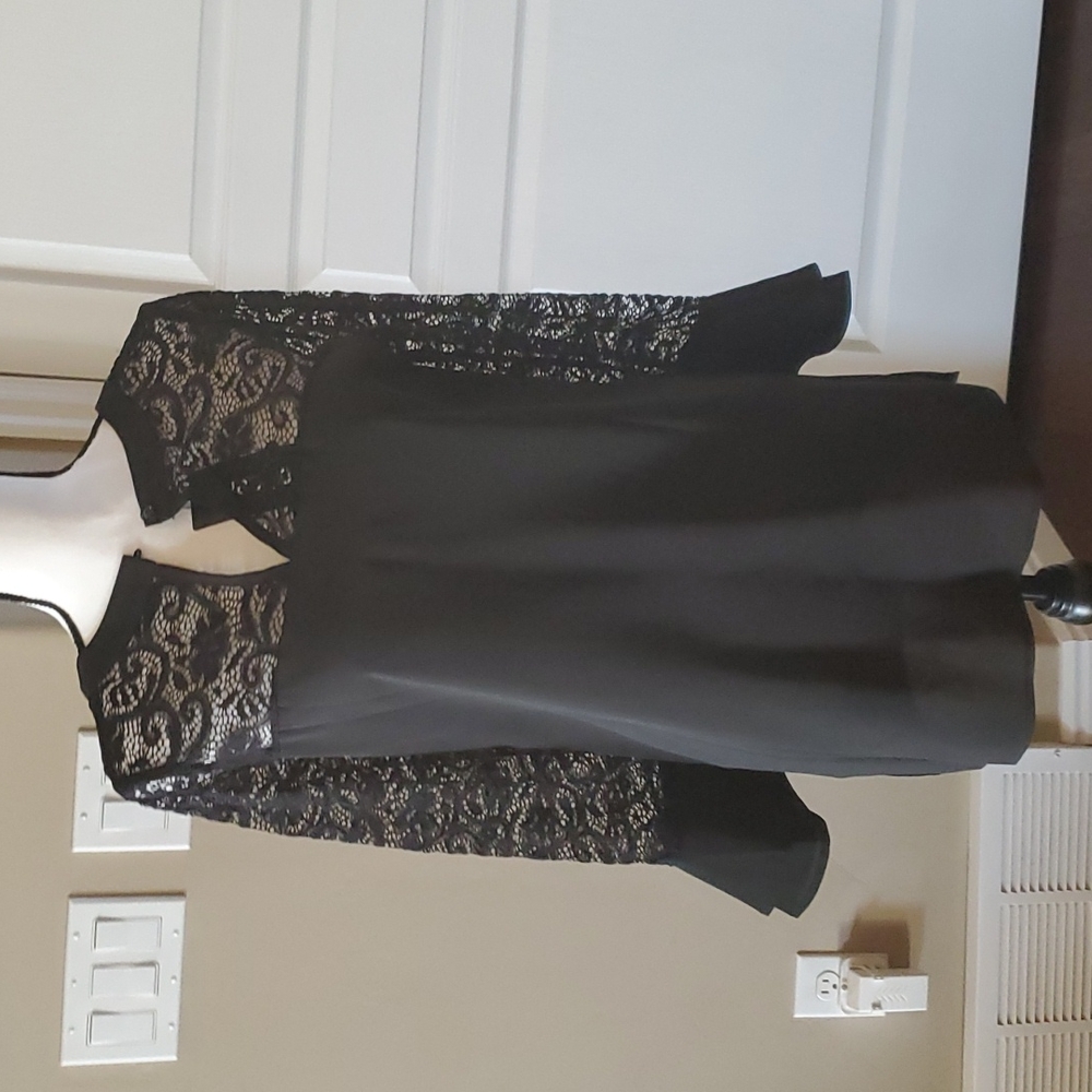 Bell long sleeve lace blouse